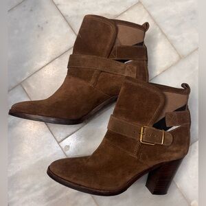 Burberry Larina Suede Ankle Boots with Buckle. Size 8.5 (38.5) in mint condition